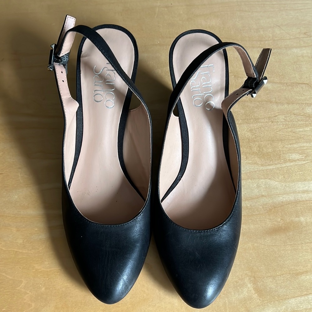 Franco Sarto Women's Camille Wedge Sandal (7.5, Black)